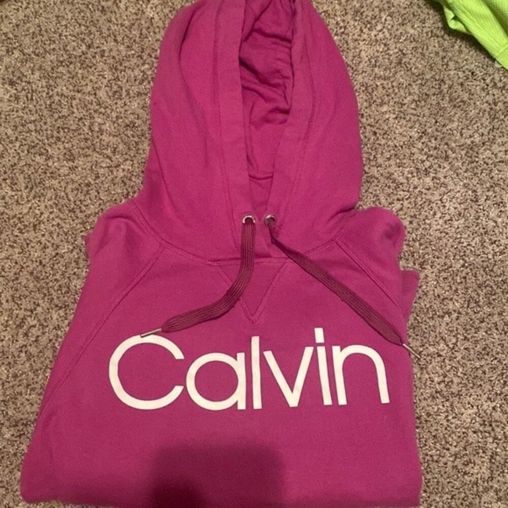 Calvin Klein Performance Crop Hoodie size medium. 60%, cotton, 40% polyester.